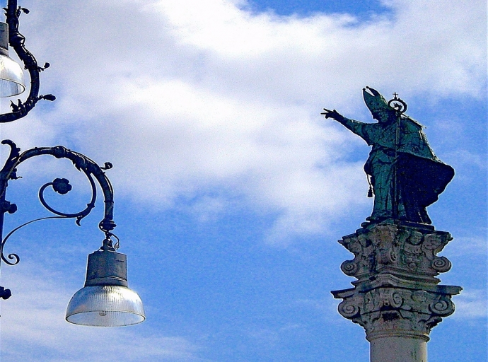 Piazza Sant’Oronzo (parte prima) – Grazia Renis