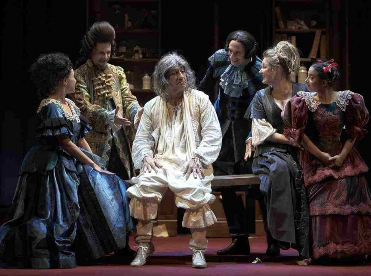 Emilio Solfrizzi, grande prova d’attore al Verdi di Martina Franca con “Il malato immaginario” di Molière