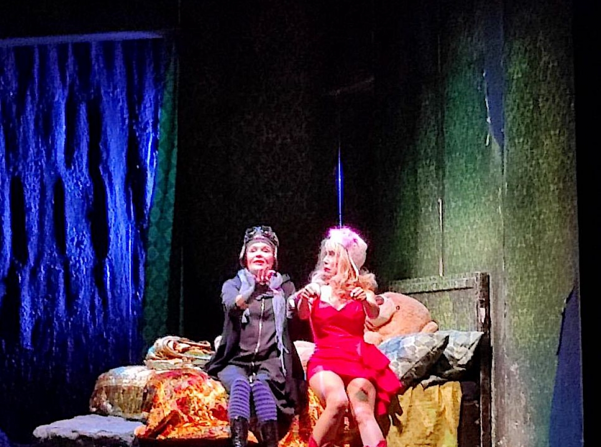  Teatro Verdi di Martina Franca:  Nancy Brilli e Chiara Noschese in MANOLA un “viaggio guidato nell’inconscio” - di Matteo Gentile